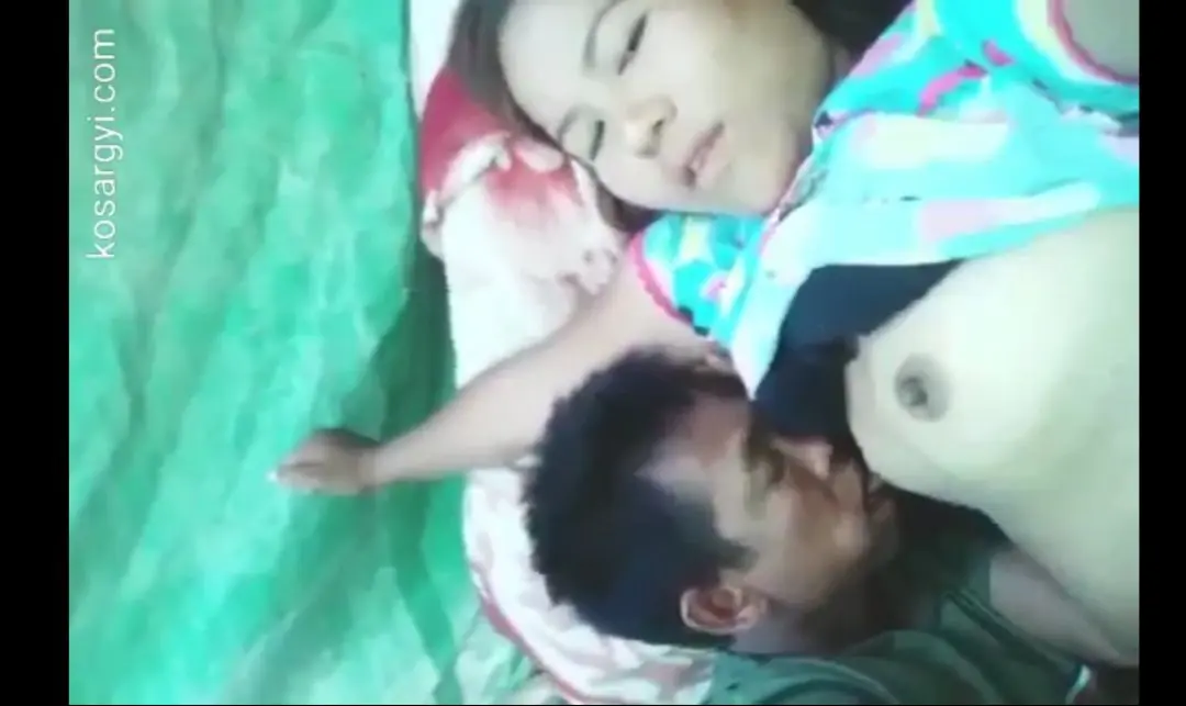 ကိုယ်တိုင်ရိုက်တဲ့ လင်မယား – Myanmar Couple Homemade Sex